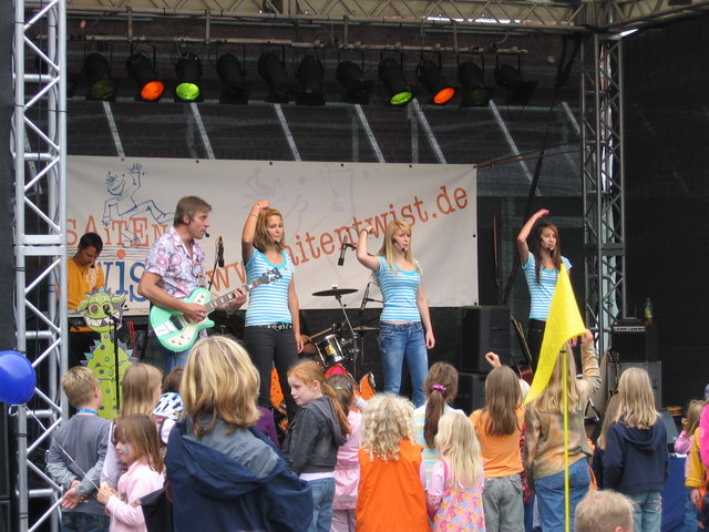 gal/2007/2007 Ruettenscheider Kinderfest/2007 Saitentwist Ruettenscheider Kinderfest 1.9. 258.jpg